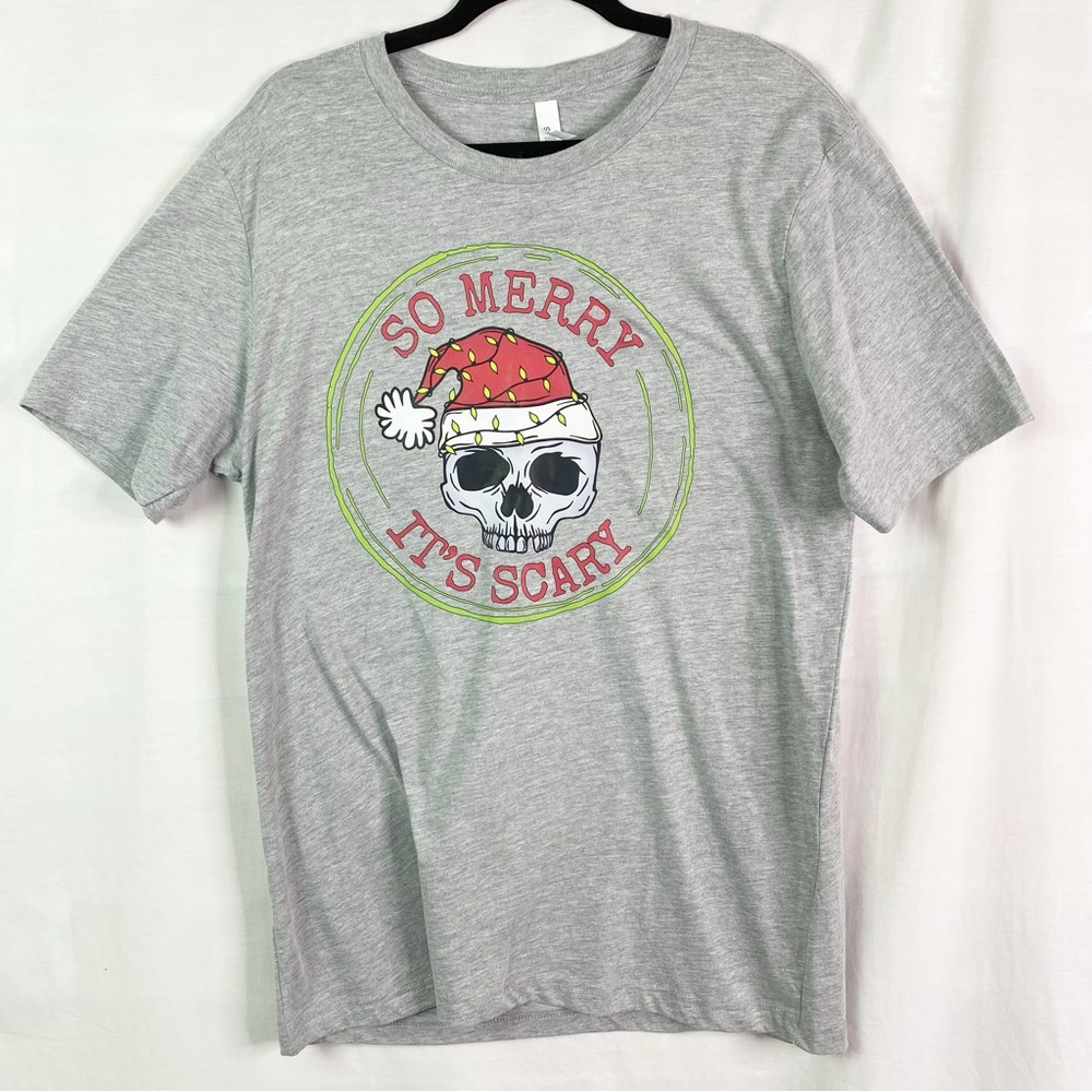 So Merry it’s Scary Skull Santa Graphic Gray Tee Lg